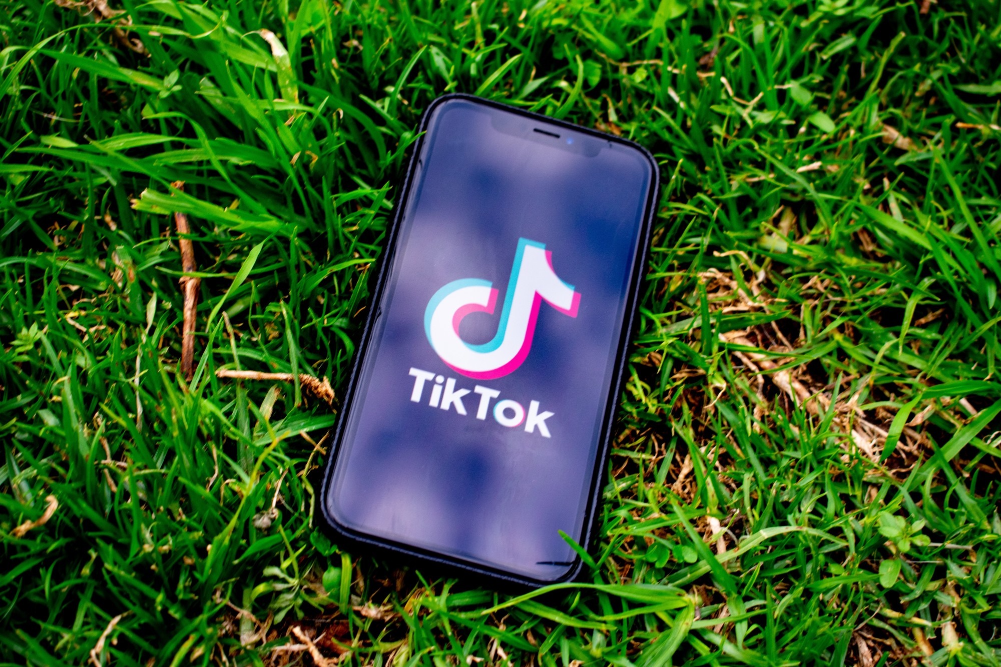 how-to-make-a-video-go-viral-on-tiktok-a-simple-guide-best-digital